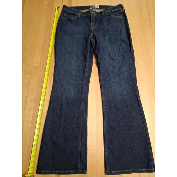 Signature by Levi Strauss Women’s Curvy Bootcut Jeans Size 12 Dark Wash Denim - Picture 2 of 9